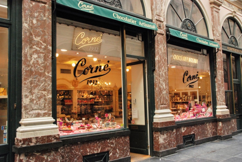 vente-ST PAUL EN FORET-min_chocolate_chocolaterie_shop_luxury_chic_gallery_brussels_belgium-558146